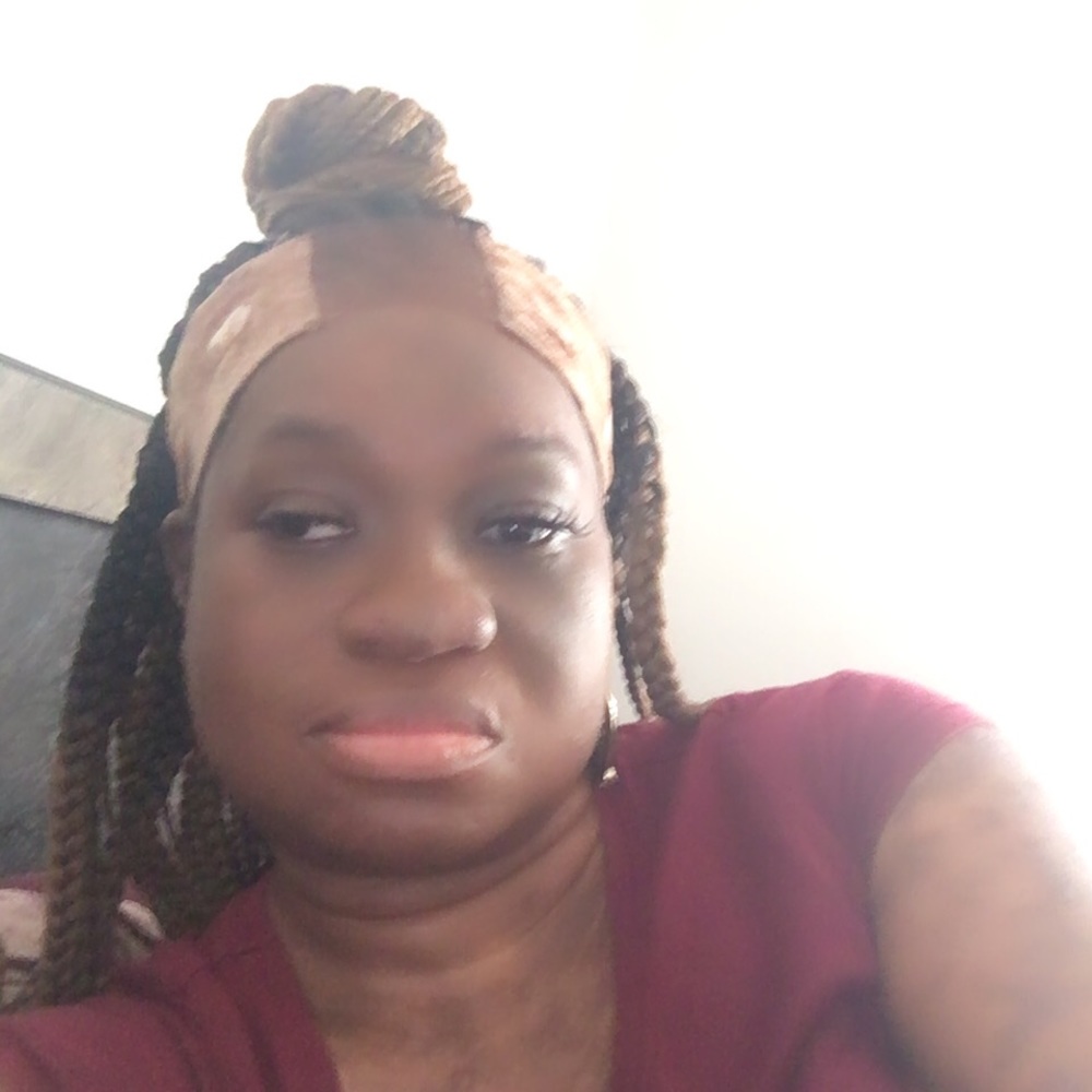 Meet your Posher, Letticia